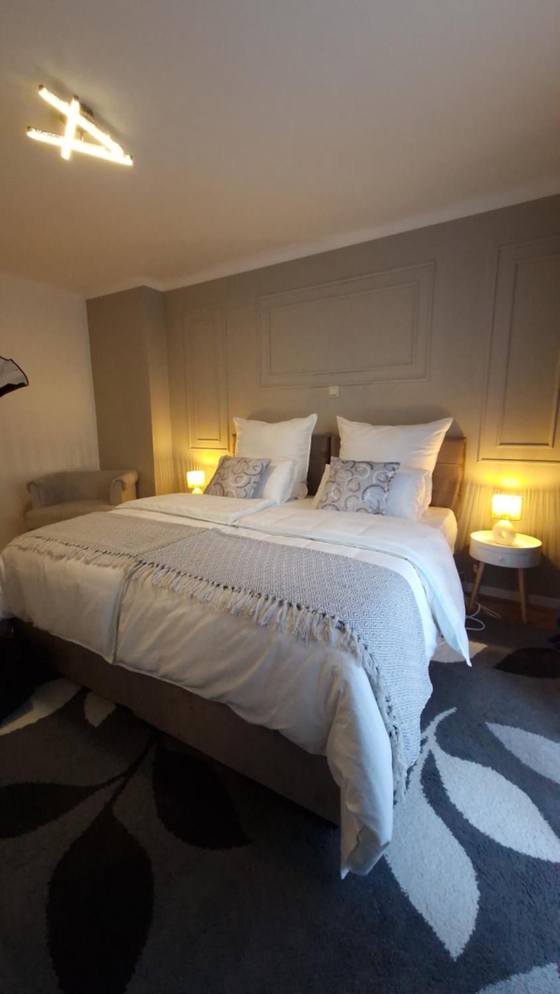 Saarzauber Apartments Ferienwohnung Саарбрюкен Екстериор снимка